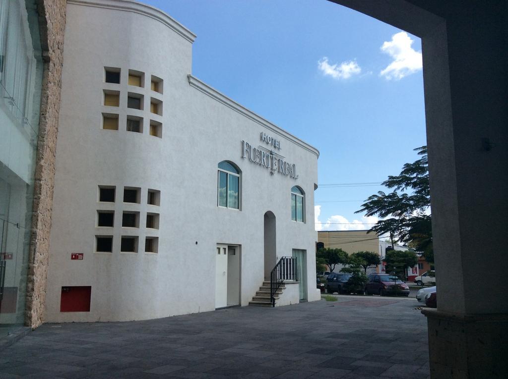 Hotel Fuerte Real Куидад Гузман Екстериор снимка